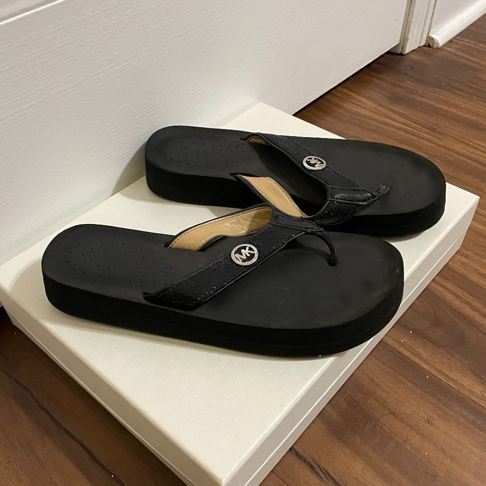 Michael Kors Black Platform Glitter Flip Flops - Picture 6 of 11
